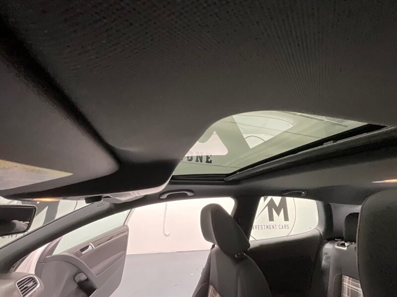 2012 Volkswagen GTI Hatchback 2Dr / 2.0L 4Cyl Turbo / 6-SPEED MANUAL  / Sunroof - Photo 21 - Gladstone, OR 97027