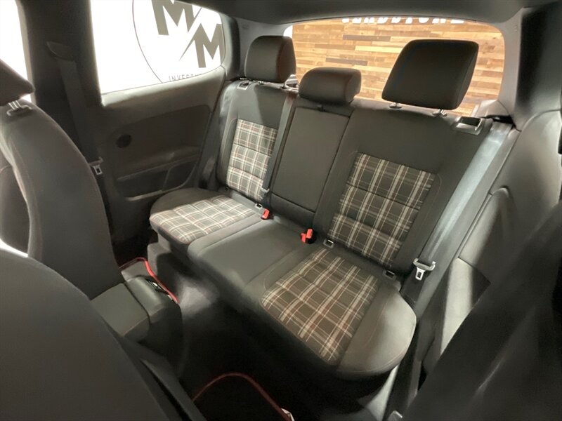 2012 Volkswagen GTI Hatchback 2Dr / 2.0L 4Cyl Turbo / 6-SPEED MANUAL  / Sunroof - Photo 10 - Gladstone, OR 97027