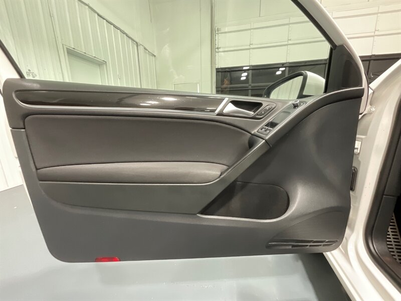 2012 Volkswagen GTI Hatchback 2Dr / 2.0L 4Cyl Turbo / 6-SPEED MANUAL  / Sunroof - Photo 31 - Gladstone, OR 97027