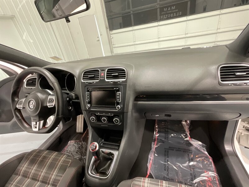 2012 Volkswagen GTI Hatchback 2Dr / 2.0L 4Cyl Turbo / 6-SPEED MANUAL  / Sunroof - Photo 34 - Gladstone, OR 97027