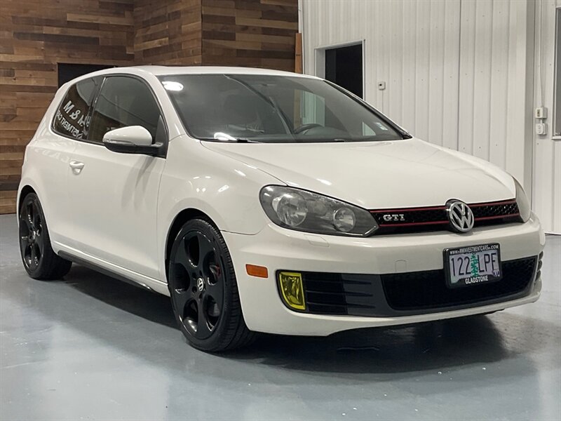 2012 Volkswagen GTI Hatchback 2Dr / 2.0L 4Cyl Turbo / 6-SPEED MANUAL  / Sunroof - Photo 2 - Gladstone, OR 97027