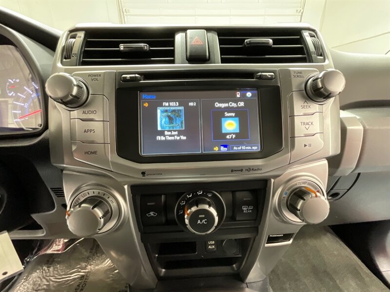 2018 Toyota 4Runner SR5 Sport Utility 4X4 / Backup Camera / LIFTED  / ZERO RUST / LIFTED w. NEW WHEELS - Photo 17 - Gladstone, OR 97027