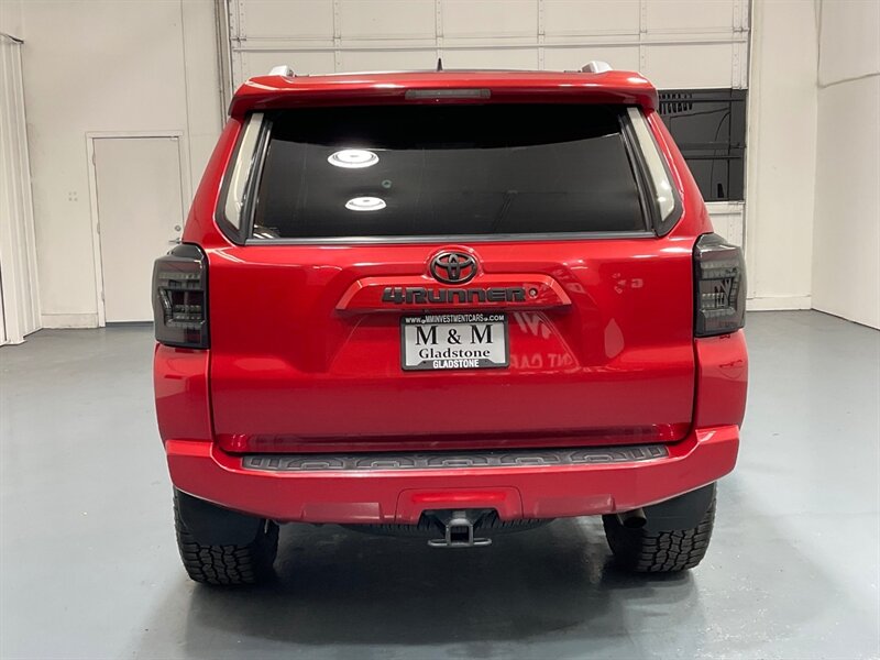 2018 Toyota 4Runner SR5 Sport Utility 4X4 / Backup Camera / LIFTED  / ZERO RUST / LIFTED w. NEW WHEELS - Photo 6 - Gladstone, OR 97027