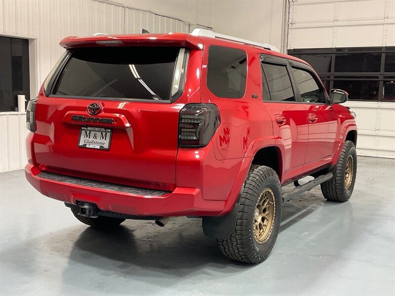 2018 Toyota 4Runner SR5 Sport Utility 4X4 / Backup Camera / LIFTED  / ZERO RUST / LIFTED w. NEW WHEELS - Photo 8 - Gladstone, OR 97027