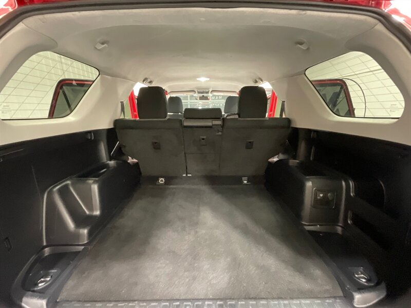 2018 Toyota 4Runner SR5 Sport Utility 4X4 / Backup Camera / LIFTED  / ZERO RUST / LIFTED w. NEW WHEELS - Photo 15 - Gladstone, OR 97027