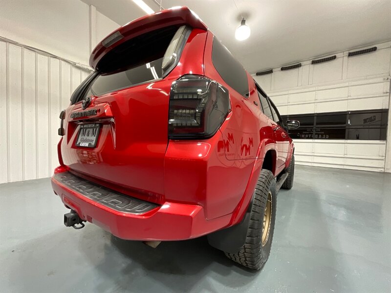 2018 Toyota 4Runner SR5 Sport Utility 4X4 / Backup Camera / LIFTED  / ZERO RUST / LIFTED w. NEW WHEELS - Photo 56 - Gladstone, OR 97027