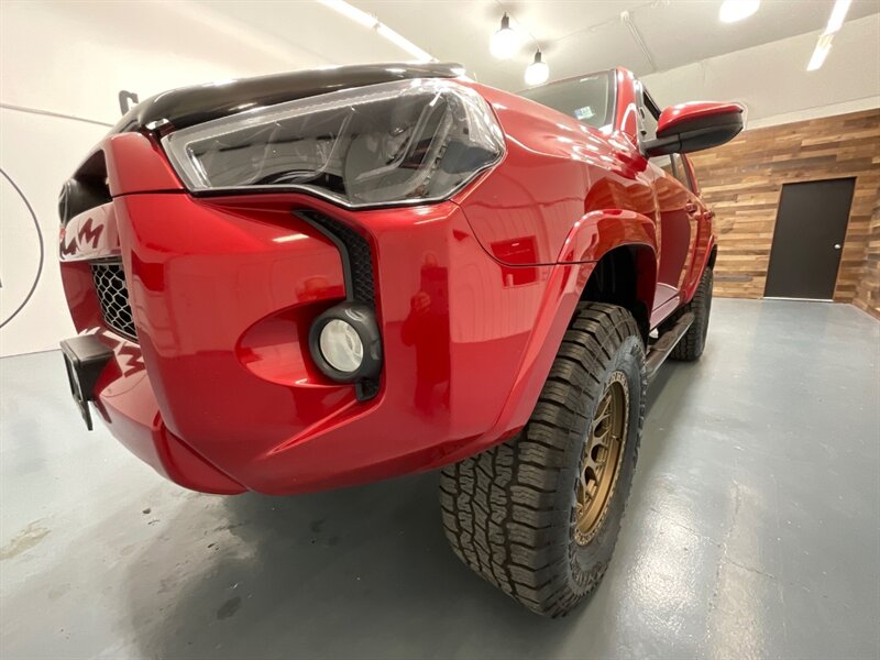 2018 Toyota 4Runner SR5 Sport Utility 4X4 / Backup Camera / LIFTED  / ZERO RUST / LIFTED w. NEW WHEELS - Photo 54 - Gladstone, OR 97027