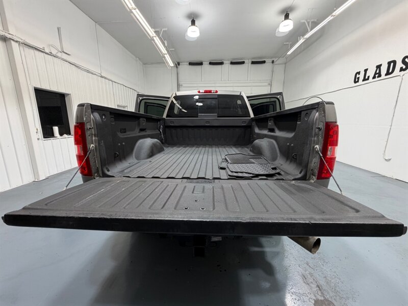 2012 Chevrolet Silverado 2500 LT CREW CAB 4X4 / 6.6L DURAMAX / NEW TIRES / Leather / Heated seats / Backup Cam - Photo 11 - Gladstone, OR 97027