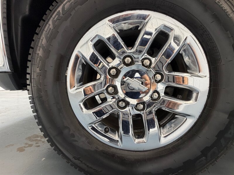 2012 Chevrolet Silverado 2500 LT CREW CAB 4X4 / 6.6L DURAMAX / NEW TIRES / Leather / Heated seats / Backup Cam - Photo 23 - Gladstone, OR 97027