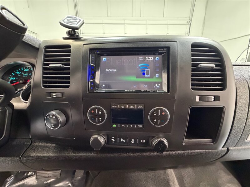 2012 Chevrolet Silverado 2500 LT CREW CAB 4X4 / 6.6L DURAMAX / NEW TIRES / Leather / Heated seats / Backup Cam - Photo 19 - Gladstone, OR 97027