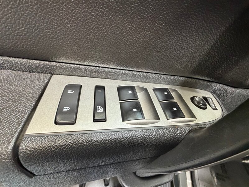 2012 Chevrolet Silverado 2500 LT CREW CAB 4X4 / 6.6L DURAMAX / NEW TIRES / Leather / Heated seats / Backup Cam - Photo 30 - Gladstone, OR 97027