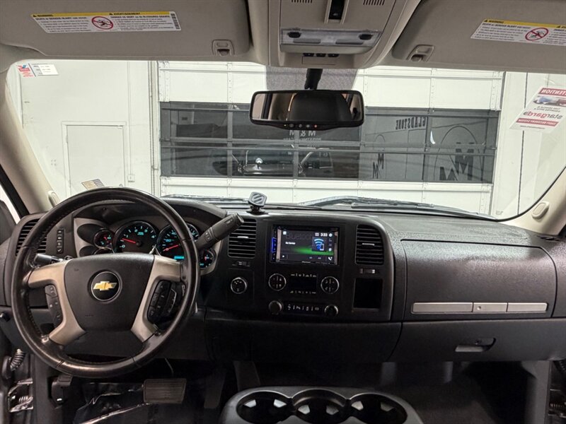 2012 Chevrolet Silverado 2500 LT CREW CAB 4X4 / 6.6L DURAMAX / NEW TIRES / Leather / Heated seats / Backup Cam - Photo 28 - Gladstone, OR 97027