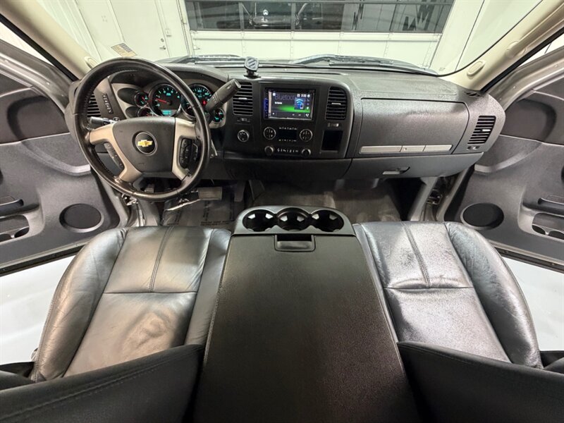 2012 Chevrolet Silverado 2500 LT CREW CAB 4X4 / 6.6L DURAMAX / NEW TIRES / Leather / Heated seats / Backup Cam - Photo 35 - Gladstone, OR 97027
