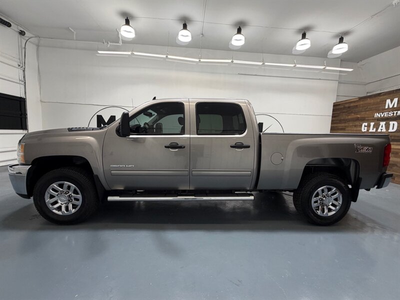 2012 Chevrolet Silverado 2500 LT CREW CAB 4X4 / 6.6L DURAMAX / NEW TIRES / Leather / Heated seats / Backup Cam - Photo 3 - Gladstone, OR 97027