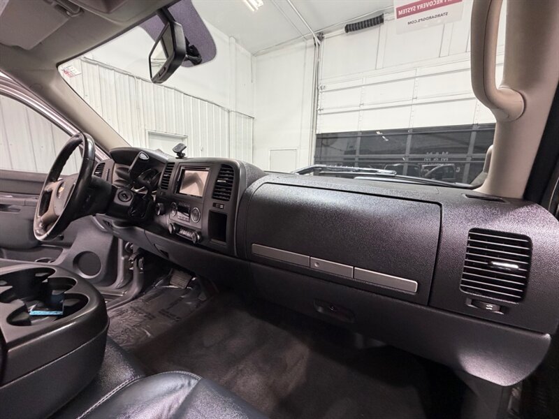 2012 Chevrolet Silverado 2500 LT CREW CAB 4X4 / 6.6L DURAMAX / NEW TIRES / Leather / Heated seats / Backup Cam - Photo 25 - Gladstone, OR 97027