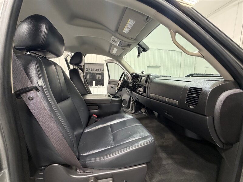 2012 Chevrolet Silverado 2500 LT CREW CAB 4X4 / 6.6L DURAMAX / NEW TIRES / Leather / Heated seats / Backup Cam - Photo 15 - Gladstone, OR 97027