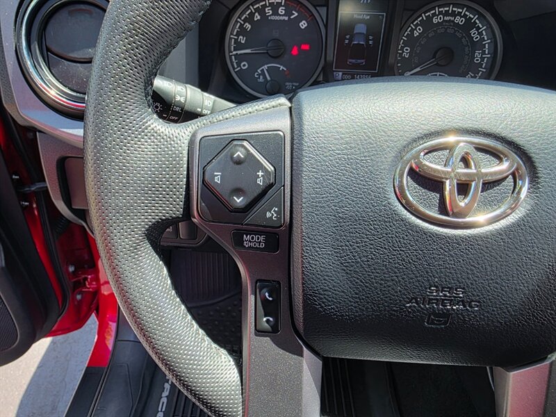2018 Toyota Tacoma TRD Off-Road 4X4 / CRAWL CONTROL / REAR DIFF LOCK / NEW LIFT KIT / NEW FUEL WHEELS / NEW TIRES / LOADED / ZERO RUST - Photo 38 - Portland, OR 97217
