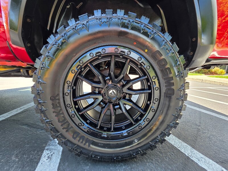 2018 Toyota Tacoma TRD Off-Road 4X4 / CRAWL CONTROL / REAR DIFF LOCK / NEW LIFT KIT / NEW FUEL WHEELS / NEW TIRES / LOADED / ZERO RUST - Photo 22 - Portland, OR 97217