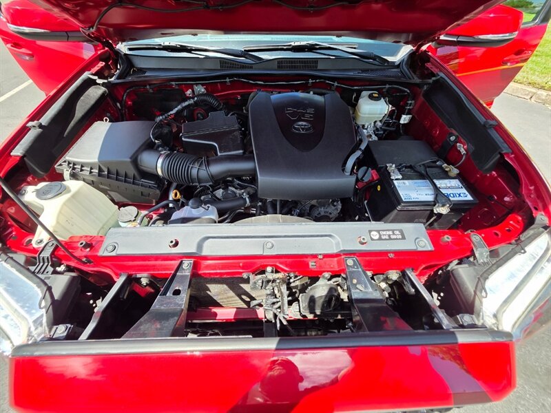 2018 Toyota Tacoma TRD Off-Road 4X4 / CRAWL CONTROL / REAR DIFF LOCK / NEW LIFT KIT / NEW FUEL WHEELS / NEW TIRES / LOADED / ZERO RUST - Photo 31 - Portland, OR 97217