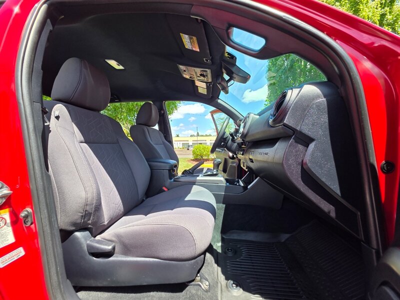 2018 Toyota Tacoma TRD Off-Road 4X4 / CRAWL CONTROL / REAR DIFF LOCK / NEW LIFT KIT / NEW FUEL WHEELS / NEW TIRES / LOADED / ZERO RUST - Photo 16 - Portland, OR 97217