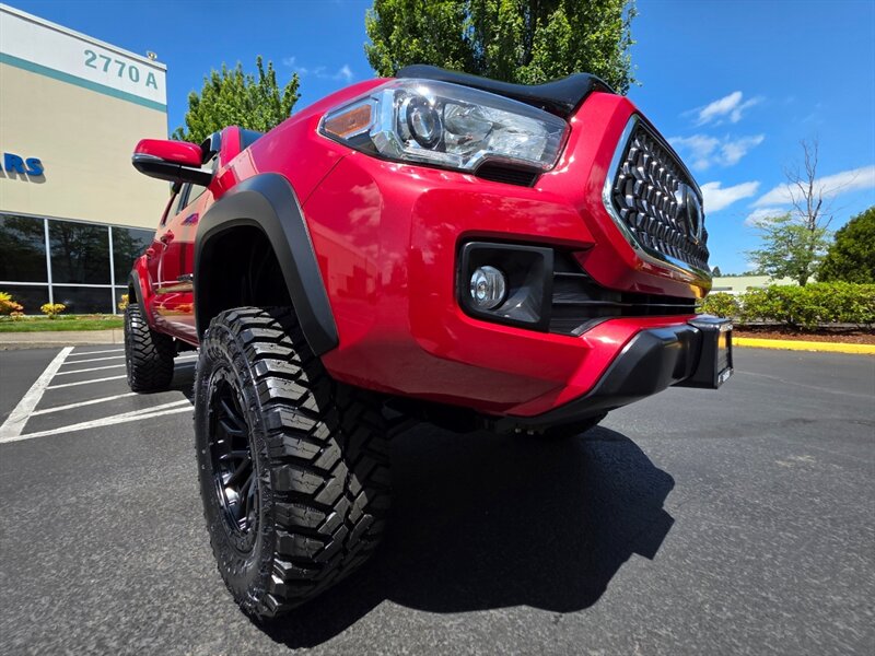 2018 Toyota Tacoma TRD Off-Road 4X4 / CRAWL CONTROL / REAR DIFF LOCK / NEW LIFT KIT / NEW FUEL WHEELS / NEW TIRES / LOADED / ZERO RUST - Photo 9 - Portland, OR 97217