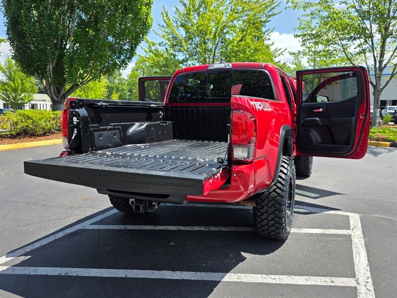 2018 Toyota Tacoma TRD Off-Road 4X4 / CRAWL CONTROL / REAR DIFF LOCK / NEW LIFT KIT / NEW FUEL WHEELS / NEW TIRES / LOADED / ZERO RUST - Photo 28 - Portland, OR 97217