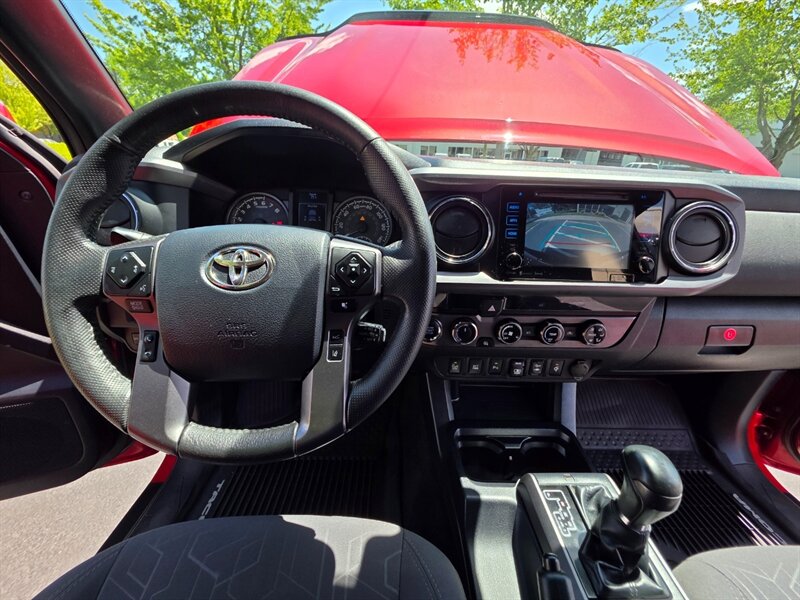 2018 Toyota Tacoma TRD Off-Road 4X4 / CRAWL CONTROL / REAR DIFF LOCK / NEW LIFT KIT / NEW FUEL WHEELS / NEW TIRES / LOADED / ZERO RUST - Photo 34 - Portland, OR 97217