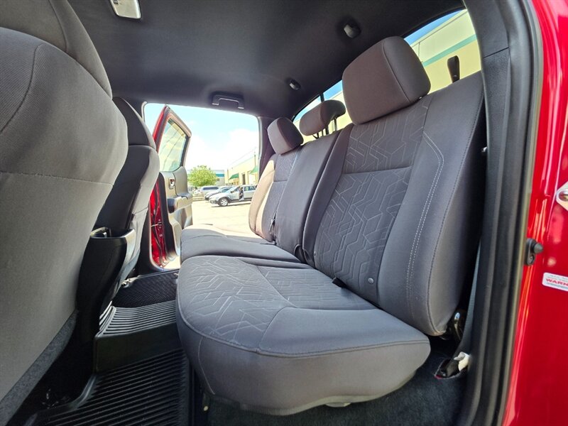 2018 Toyota Tacoma TRD Off-Road 4X4 / CRAWL CONTROL / REAR DIFF LOCK / NEW LIFT KIT / NEW FUEL WHEELS / NEW TIRES / LOADED / ZERO RUST - Photo 14 - Portland, OR 97217