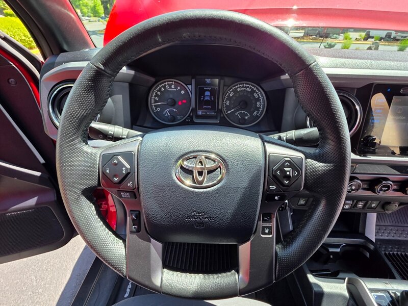 2018 Toyota Tacoma TRD Off-Road 4X4 / CRAWL CONTROL / REAR DIFF LOCK / NEW LIFT KIT / NEW FUEL WHEELS / NEW TIRES / LOADED / ZERO RUST - Photo 37 - Portland, OR 97217