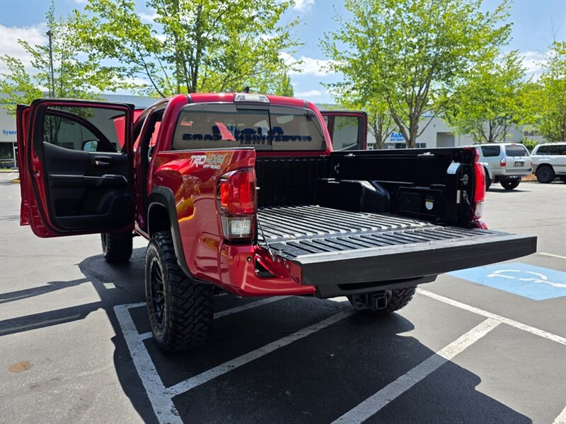 2018 Toyota Tacoma TRD Off-Road 4X4 / CRAWL CONTROL / REAR DIFF LOCK / NEW LIFT KIT / NEW FUEL WHEELS / NEW TIRES / LOADED / ZERO RUST - Photo 27 - Portland, OR 97217
