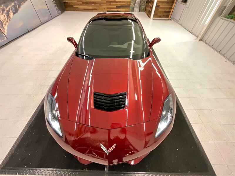 2019 Chevrolet Corvette Stingray Z51 2LT Preferred Group / 9,000 MILES  / 1-OWNER LOCAL CAR / Removable Transparent Roof Panel / LIKE NEW CONDITION !! - Photo 11 - Gladstone, OR 97027