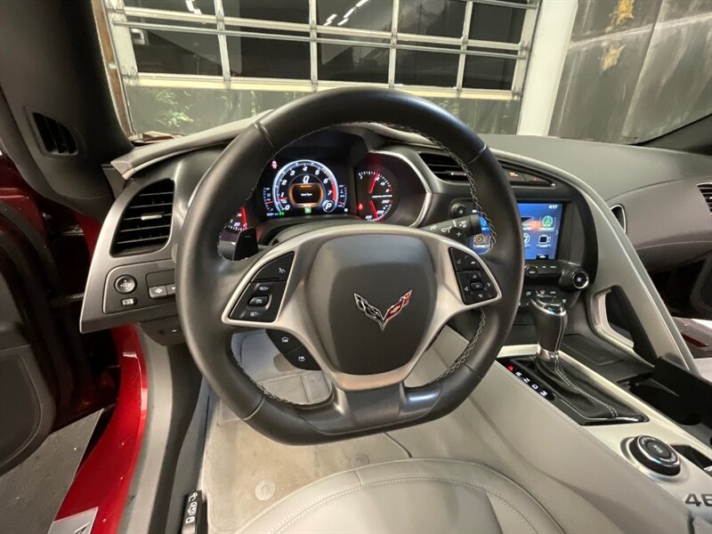 2019 Chevrolet Corvette Stingray Z51 2LT Preferred Group / 9,000 MILES  / 1-OWNER LOCAL CAR / Removable Transparent Roof Panel / LIKE NEW CONDITION !! - Photo 17 - Gladstone, OR 97027