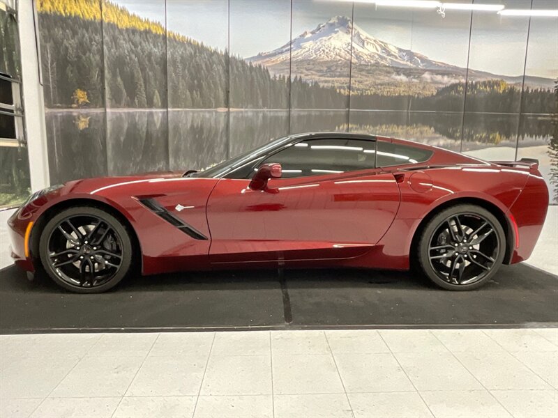 2019 Chevrolet Corvette Stingray Z51 2LT Preferred Group / 9,000 MILES  / 1-OWNER LOCAL CAR / Removable Transparent Roof Panel / LIKE NEW CONDITION !! - Photo 3 - Gladstone, OR 97027