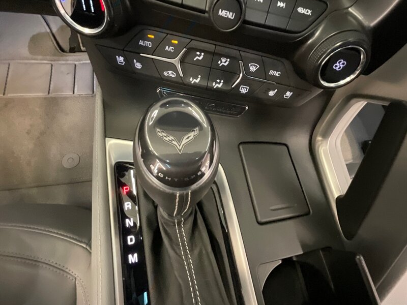 2019 Chevrolet Corvette Stingray Z51 2LT Preferred Group / 9,000 MILES  / 1-OWNER LOCAL CAR / Removable Transparent Roof Panel / LIKE NEW CONDITION !! - Photo 20 - Gladstone, OR 97027