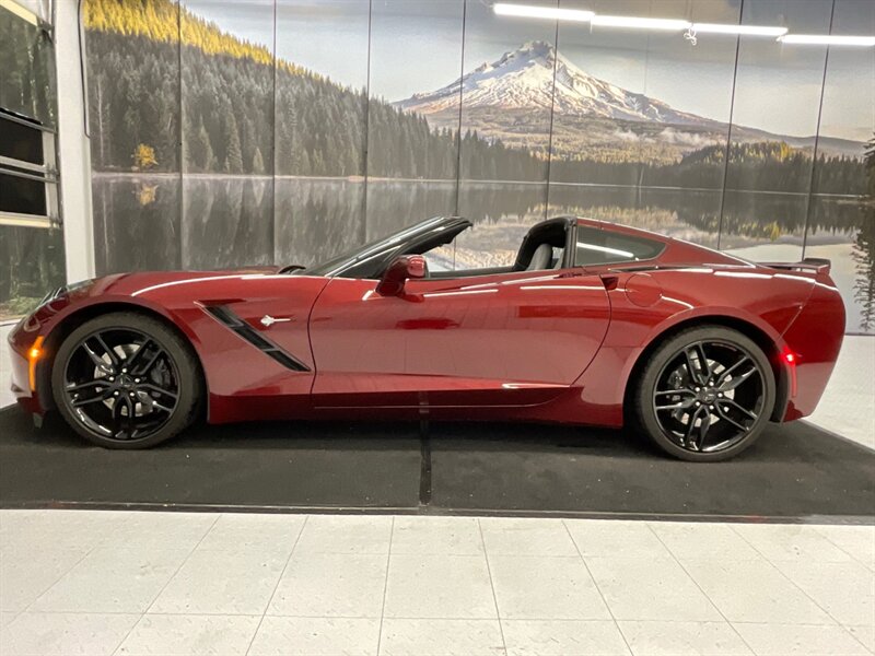 2019 Chevrolet Corvette Stingray Z51 2LT Preferred Group / 9,000 MILES  / 1-OWNER LOCAL CAR / Removable Transparent Roof Panel / LIKE NEW CONDITION !! - Photo 9 - Gladstone, OR 97027