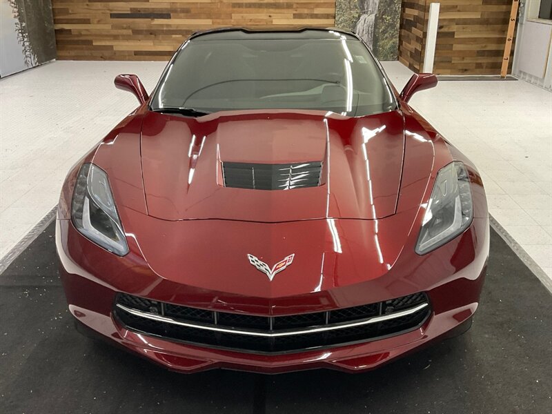 2019 Chevrolet Corvette Stingray Z51 2LT Preferred Group / 9,000 MILES  / 1-OWNER LOCAL CAR / Removable Transparent Roof Panel / LIKE NEW CONDITION !! - Photo 5 - Gladstone, OR 97027