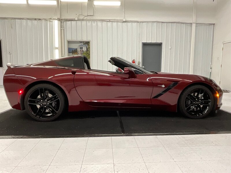 2019 Chevrolet Corvette Stingray Z51 2LT Preferred Group / 9,000 MILES  / 1-OWNER LOCAL CAR / Removable Transparent Roof Panel / LIKE NEW CONDITION !! - Photo 10 - Gladstone, OR 97027