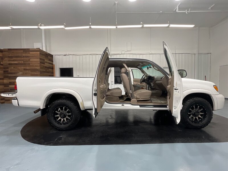 2003 Toyota Tundra Limited 4x4 / 4.7L V8 / 1-OWNER / 106K MILES  / NO RUST / Excel Cond - Photo 11 - Gladstone, OR 97027