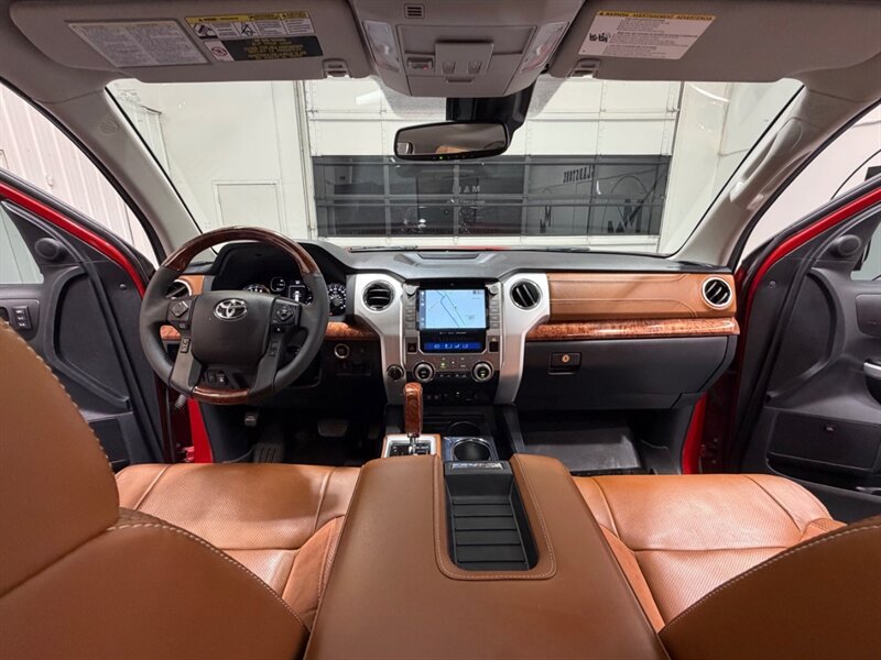 2021 Toyota Tundra 1794 Edition 5.7L V8 / 4X4 / CREW CAB / LEATHER / ZERO RUST / NEW TIRES / EXCLT COND - Photo 31 - Gladstone, OR 97027
