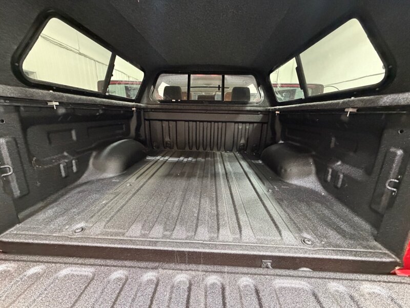 2021 Toyota Tundra 1794 Edition 5.7L V8 / 4X4 / CREW CAB / LEATHER / ZERO RUST / NEW TIRES / EXCLT COND - Photo 29 - Gladstone, OR 97027