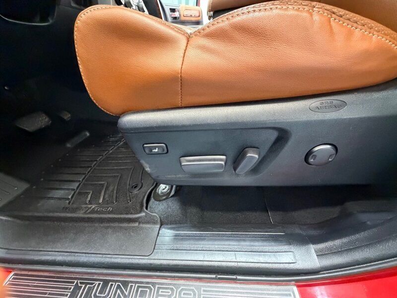 2021 Toyota Tundra 1794 Edition 5.7L V8 / 4X4 / CREW CAB / LEATHER / ZERO RUST / NEW TIRES / EXCLT COND - Photo 38 - Gladstone, OR 97027