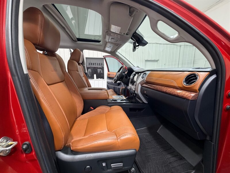 2021 Toyota Tundra 1794 Edition 5.7L V8 / 4X4 / CREW CAB / LEATHER / ZERO RUST / NEW TIRES / EXCLT COND - Photo 14 - Gladstone, OR 97027