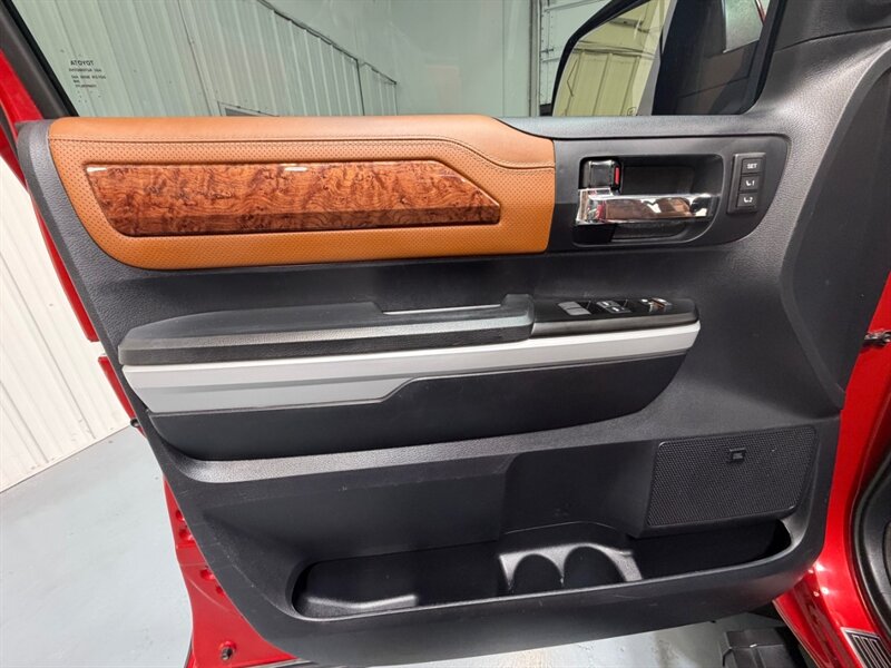 2021 Toyota Tundra 1794 Edition 5.7L V8 / 4X4 / CREW CAB / LEATHER / ZERO RUST / NEW TIRES / EXCLT COND - Photo 35 - Gladstone, OR 97027