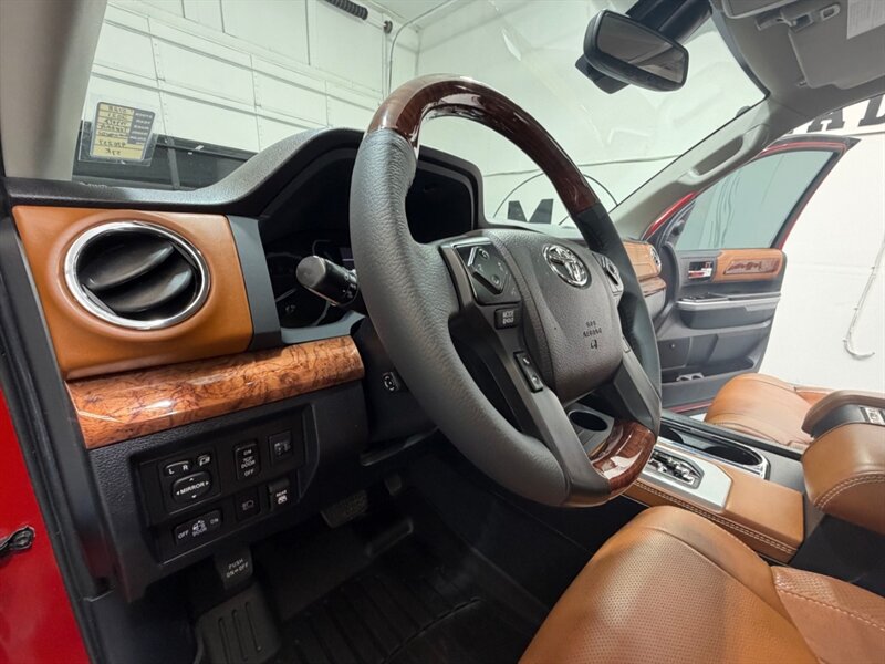 2021 Toyota Tundra 1794 Edition 5.7L V8 / 4X4 / CREW CAB / LEATHER / ZERO RUST / NEW TIRES / EXCLT COND - Photo 32 - Gladstone, OR 97027