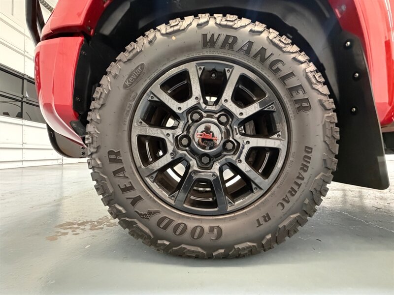 2021 Toyota Tundra 1794 Edition 5.7L V8 / 4X4 / CREW CAB / LEATHER / ZERO RUST / NEW TIRES / EXCLT COND - Photo 23 - Gladstone, OR 97027