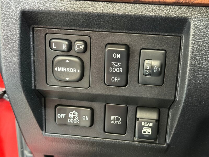 2021 Toyota Tundra 1794 Edition 5.7L V8 / 4X4 / CREW CAB / LEATHER / ZERO RUST / NEW TIRES / EXCLT COND - Photo 19 - Gladstone, OR 97027