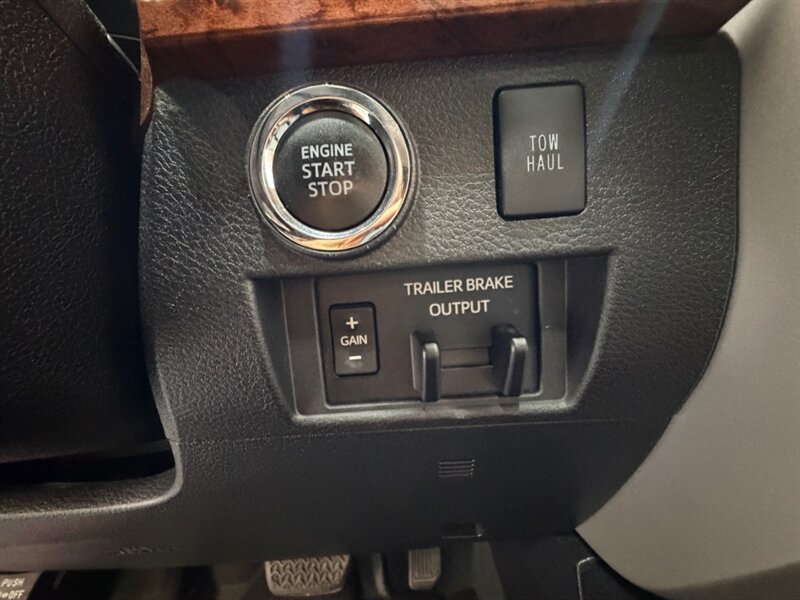 2021 Toyota Tundra 1794 Edition 5.7L V8 / 4X4 / CREW CAB / LEATHER / ZERO RUST / NEW TIRES / EXCLT COND - Photo 41 - Gladstone, OR 97027