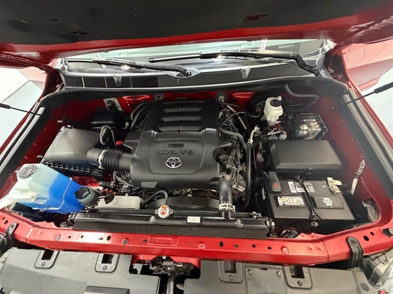 2021 Toyota Tundra 1794 Edition 5.7L V8 / 4X4 / CREW CAB / LEATHER / ZERO RUST / NEW TIRES / EXCLT COND - Photo 10 - Gladstone, OR 97027