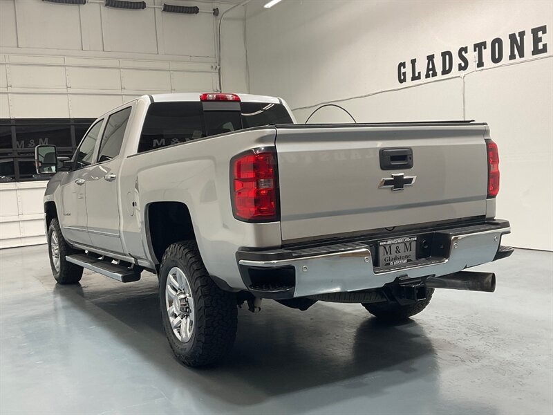 2017 Chevrolet Silverado 2500 LTZ Crew Cab 4X4 / 6.6L DURAMAX DIESEL / Z71 OFFRD  / Leather w. Heated & Cooled Seats / ZERO RUST - Photo 8 - Gladstone, OR 97027