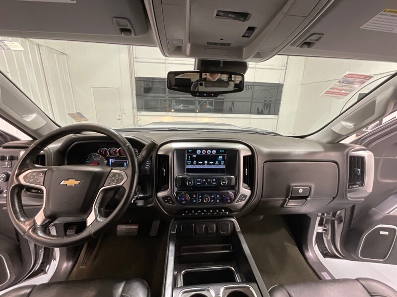 2017 Chevrolet Silverado 2500 LTZ Crew Cab 4X4 / 6.6L DURAMAX DIESEL / Z71 OFFRD  / Leather w. Heated & Cooled Seats / ZERO RUST - Photo 59 - Gladstone, OR 97027